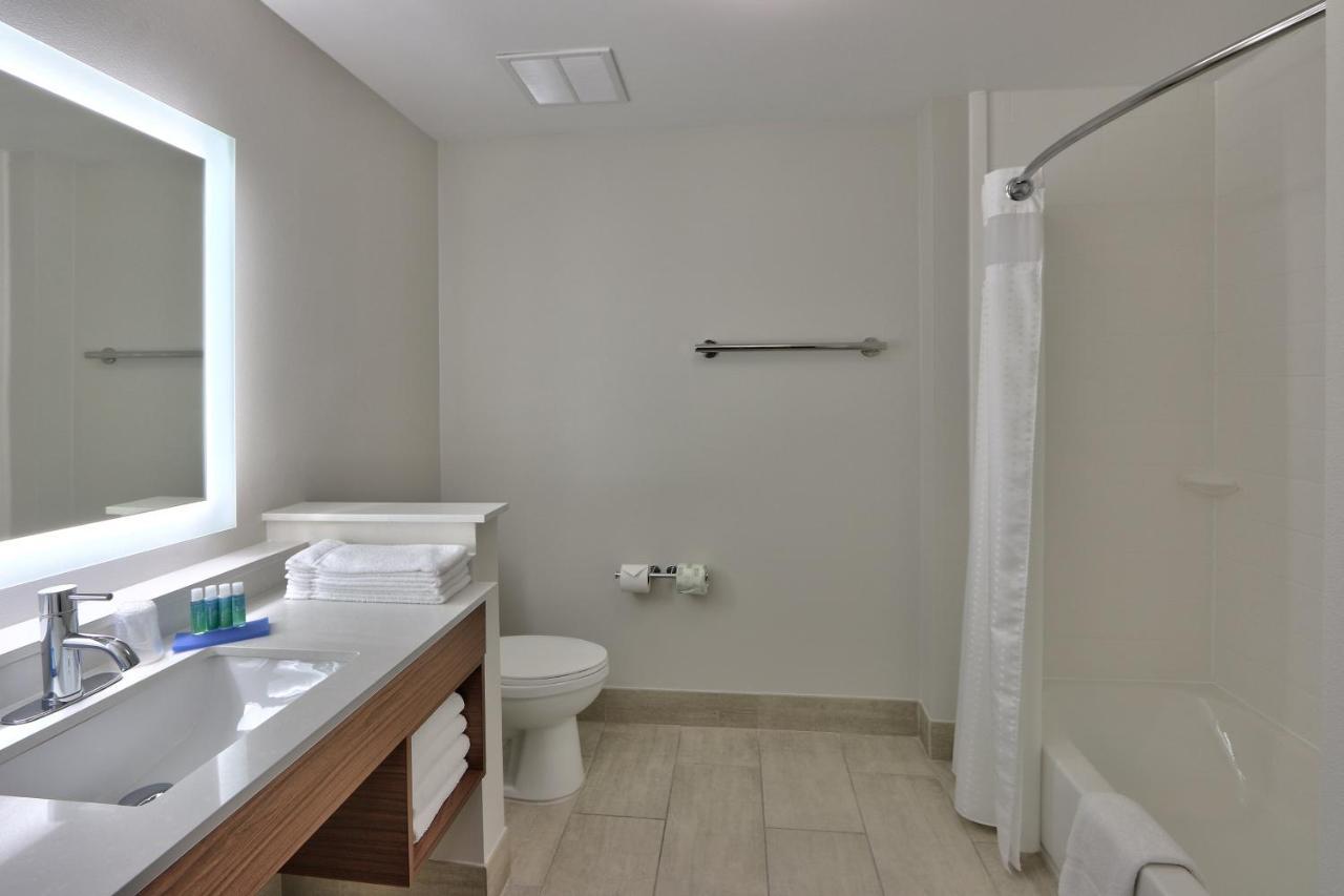 Holiday Inn Express & Suites - Houston East - Beltway 8 By Ihg Cloverleaf Exteriör bild